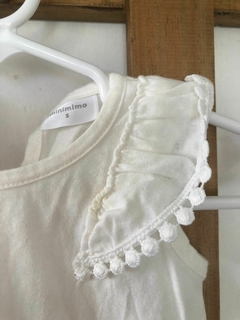 3M | Body blanco con volados en manga. Mini MMO. Talle S. 3 meses. - comprar online
