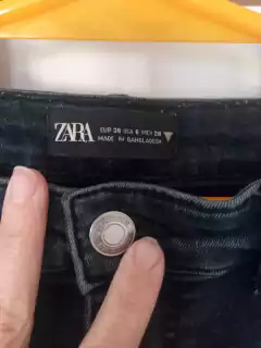 Jean negro Talle 28. ZARA. 33 CM de cintura. Ver foto etiqueta. - comprar online