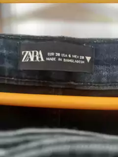 Jean negro Talle 28. ZARA. 33 CM de cintura. Ver foto etiqueta. en internet