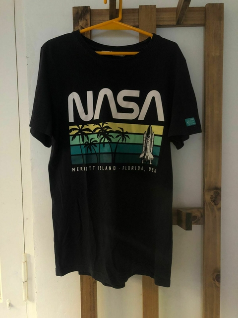 Remera MC azul NASA. HYM. 16 años.