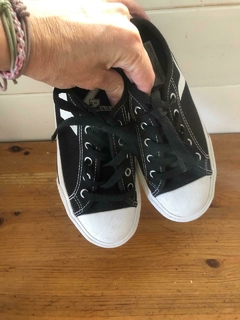 Zapatillas negras PONY. Talle 30. Como nuevas. - comprar online
