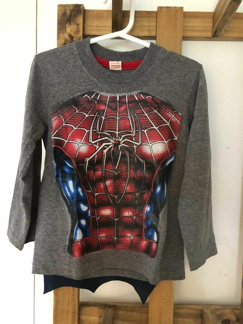 Remera ML gris Spiderman con capa atrás. Talle 2 años.