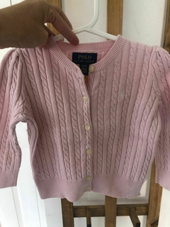 Saco tejido con botones rosa. POLO. 2 años. - Lo Canto • Moda Circular