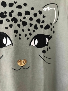 Remera verde MC con gatito con lentejuelas. HYM. 12 años. - comprar online