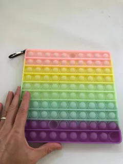 Juguete- Pop it cuadrado multicolor con gancho. - comprar online