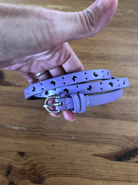 Cinturón plateado niña calado.