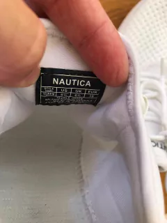 SIN USO- Zapatillas blancas. NÁUTICA. Talle 38. Ver etiqueta. Le faltan las plantillas. en internet