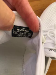 SIN USO- Zapatillas blancas. NÁUTICA. Talle 38. Ver etiqueta. Le faltan las plantillas. - Lo Canto • Moda Circular