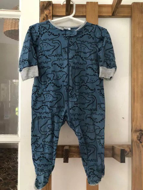 Enterito de algodón azul con dinos cierre. GERBER. 6 meses.