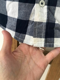 Outlet- Camisa ML a cuadros azul y blanca. CHEROKEE. 3 años. Manchita. en internet