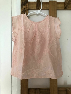 Blusa rosa con bordado de flores y volados en manga. ZARA. 3/4 años. - comprar online