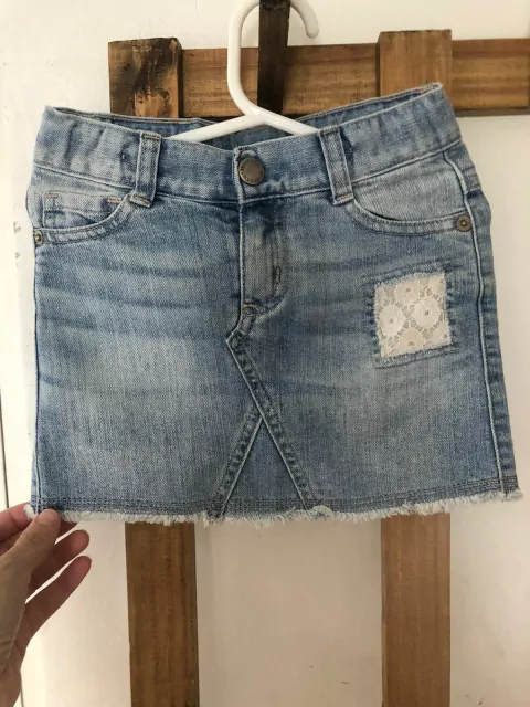 4A | Pollera de jean con aplique. MIMO. Talle 4 años.