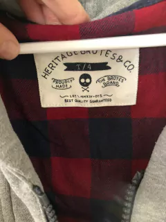 Buzo gris con botones y cierre. Talle 4 años. - comprar online