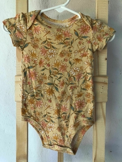6M | Body MC amarillo con flores. CARTERS. 6 meses. en internet
