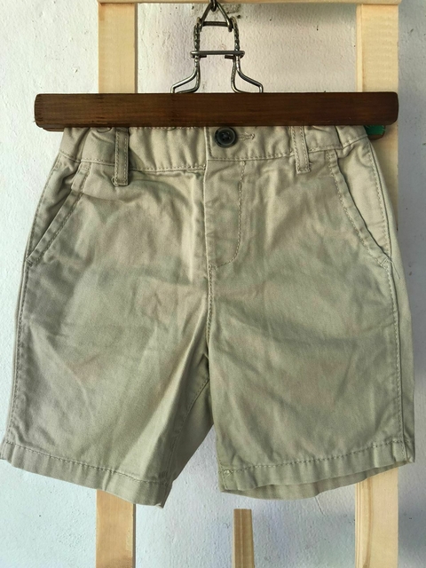 3A | Short beige. Childrens Place. Talle 3 años. Con elástico en la cintura regulable.