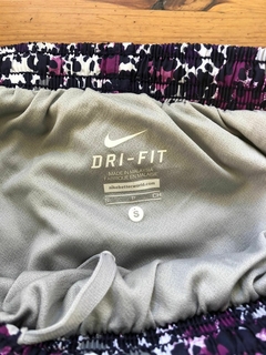 Short deportivo estampado violeta. NIKE. Talle S. - comprar online
