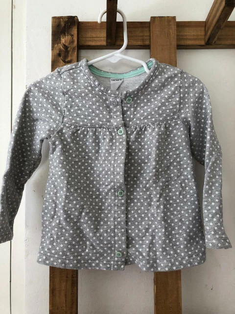 Buzo gris con lunares y botones. CARTERS. 24 meses.