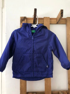 Campera con capucha. BENETTON. 12 meses. - comprar online