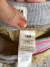 Pantalón beige con elástico gris en cintura. OSHKOH. 18 meses. - comprar online