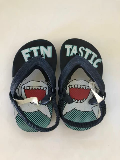 T6/7 usa | Ojotas azules tiburón con elástico atrás. 6/7 de niños de USA. - comprar online