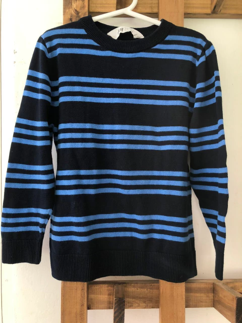 Sweater finito azul con rayas celestes. HYM. 5/6 años. Sin uso.