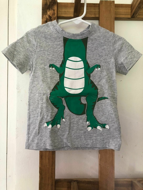 Remera gris MC con dino. CARTERS. 18 meses.