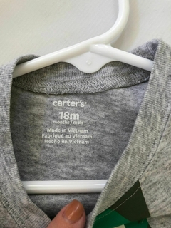 Remera gris MC con dino. CARTERS. 18 meses. - comprar online