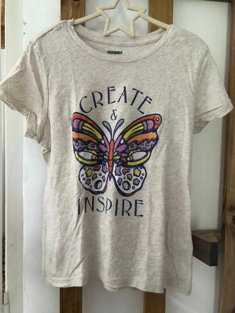 10A | Remera MC con mariposa. OLD NAVY. 10 años.