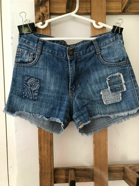 Short de jean con parches. MIMO. Talle 12.