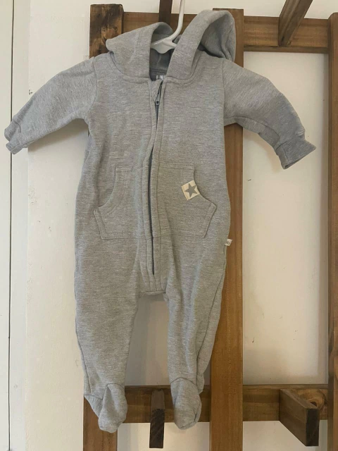 0/3M | Enterito algodón gris c/cierre. CHEECKY. 0 a 3 meses.