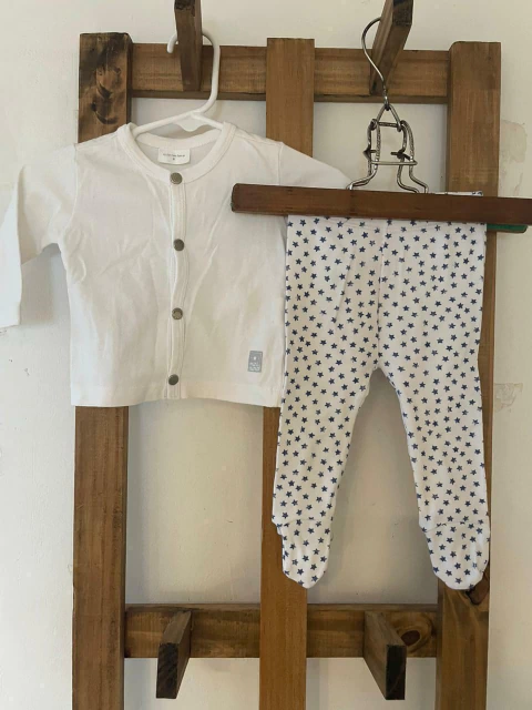 3M | Saquito algodón blanco + pantalón ranita estrellas. MIMO. 3 a 6 meses.