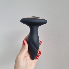 PLUG ANAL COM VIBRAÇÃO E ROTAÇÕES