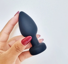 PLUG ANAL COM VIBRAÇÃO E CONTROLE - Topa? Boutique Sensual