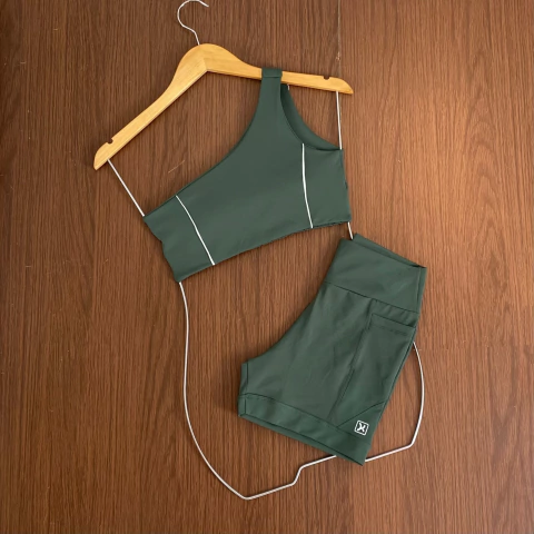 Conjunto Barbara verde militar - comprar online