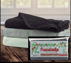 FRAZADA POLAR CLASICA 1 1/2 PLAZAS , BIEN TERMICA Y LIVIANA