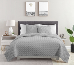 COVER LISO 2 1/2 PL./QUEEN MICROMATELASEADO CON 2 FUNDAS DE ALMOHADON