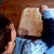 niño con tablero prescritura