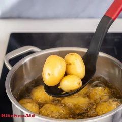 Colher Perfurada Servir Nylon Multiuso Vermelha KitchenAid - comprar online