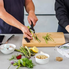 Tábua De Corte Em Madeira De Bétula 42x30cm Luxo KitchenAid - comprar online