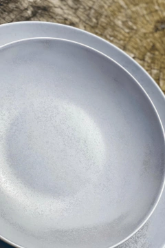 Prato De Porcelana Redondo Fundo Sem Borda Shale Cinza Rak Porcelanas - loja online