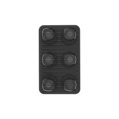 escorredor de plástico com copos secando em cima