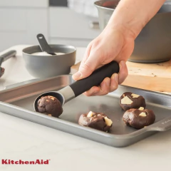 Colher Concha Sorvete Açaí Sobremesa Zinco Preto Onix KitchenAid - comprar online