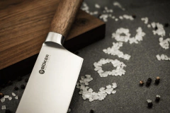 Faca De Chef Linha Core Cabo De Madeira De Nogueira  e lâmina de aço inox. Importada da Alemanha – Solingen. Marca Böker