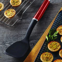 Espátula De Nylon Cozinha C/ Alça Vermelho KitchenAid na internet