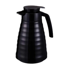 uma garrafa térmica preta