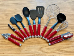 Descascador de Legumes Euro Peeler Vermelho KitchenAid - Manufakt