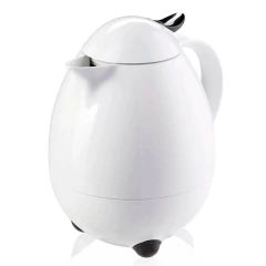 Garrafa térmica branca de plástico com formato oval, tampa e bico de derramamento.