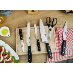 diversas facas da ballarini posicionadas lado à lado