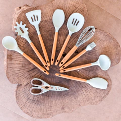 conjunto de utensílios de silicone com cabo de madeira