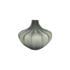 Vaso de vidro cinza com formato elegante e texturizado, ideal para decoração.
